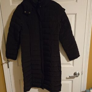 Garnet Hill Black Puffer Coat. Full Zip, Hooded, Down Filled. Size Small.